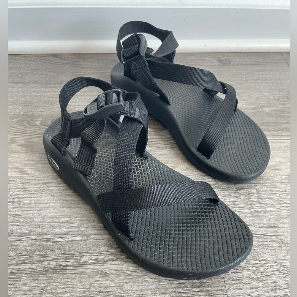 Chaco Women's Size 9 Classic Strappy Solid Black Sandals Outdoor Casual Comfy